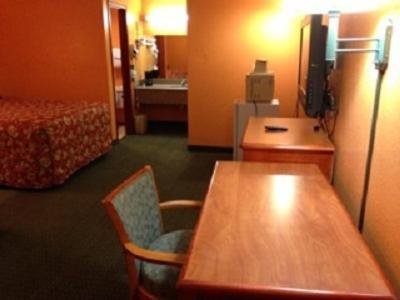 American Inn Cleburne Buitenkant foto