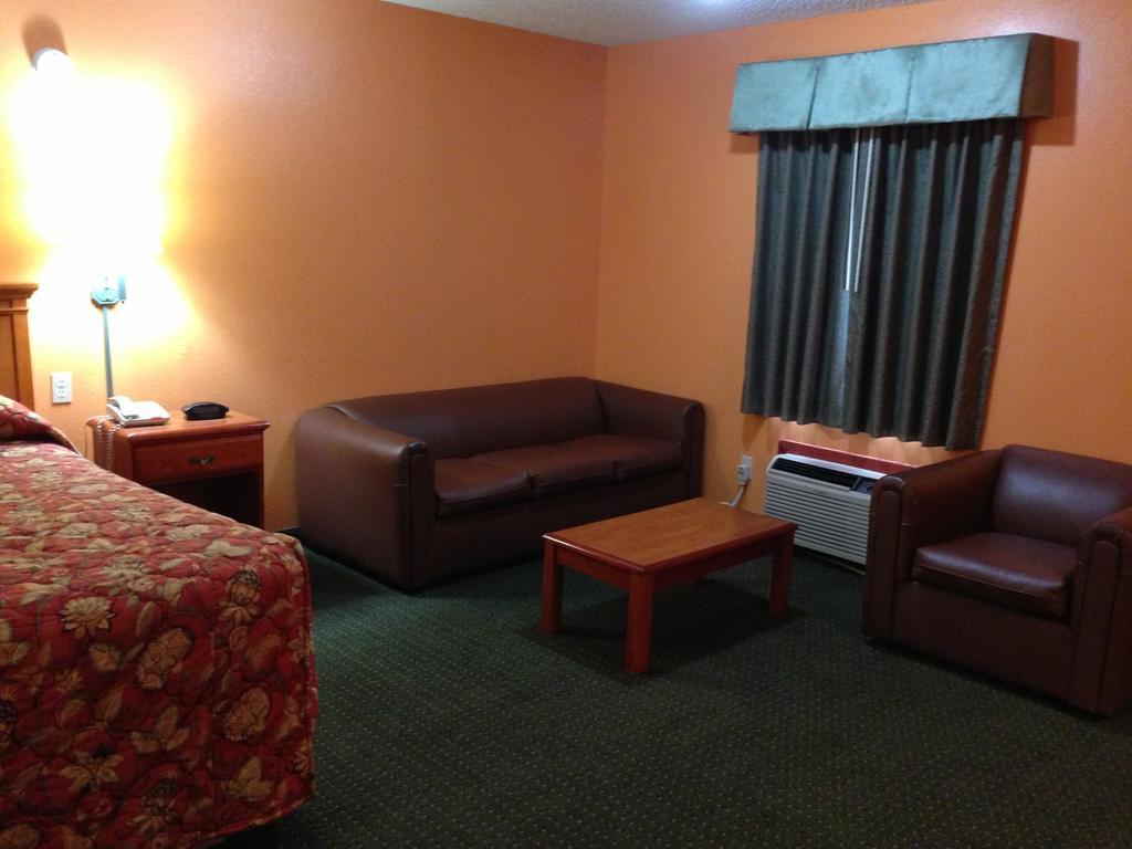 American Inn Cleburne Buitenkant foto